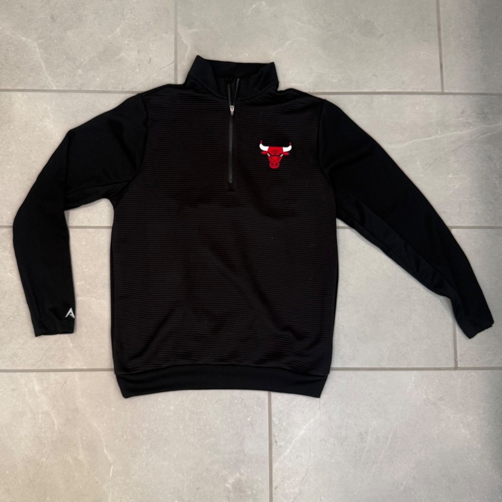 Antigua Chicago Bulls Mens Medium Black Quarter Zip Pullover Sweatshirt NBA